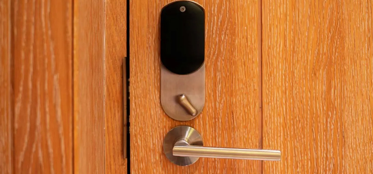 Automatic Locking Door Knob Midway City